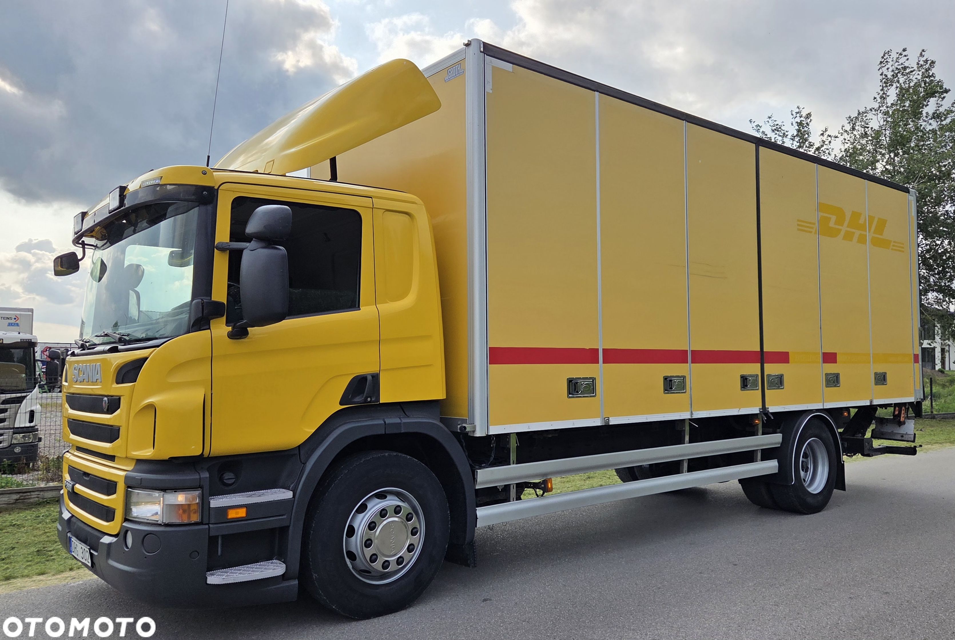 Scania P 280  izoterma 4x2 EURO 5 otwierany bok kontener - 1