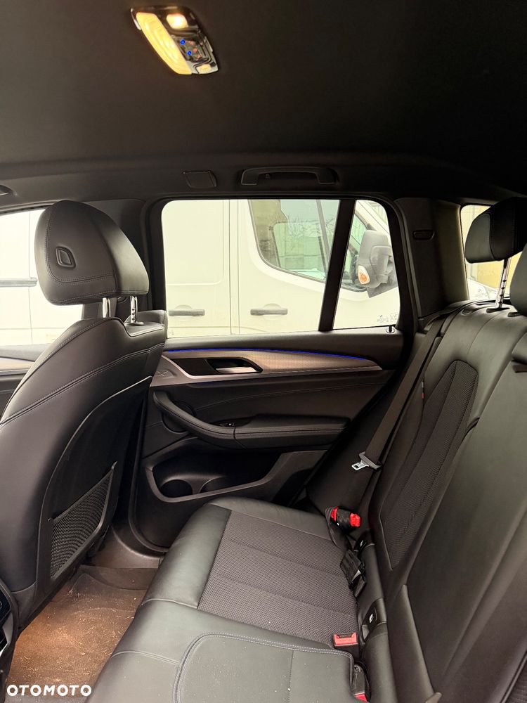 BMW X3 xDrive20d - 16