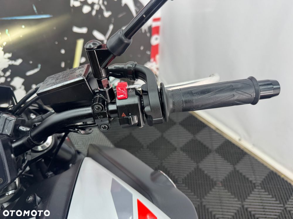 Yamaha MT - 26