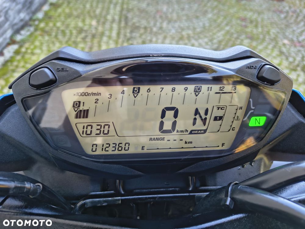 Suzuki GSX - 34