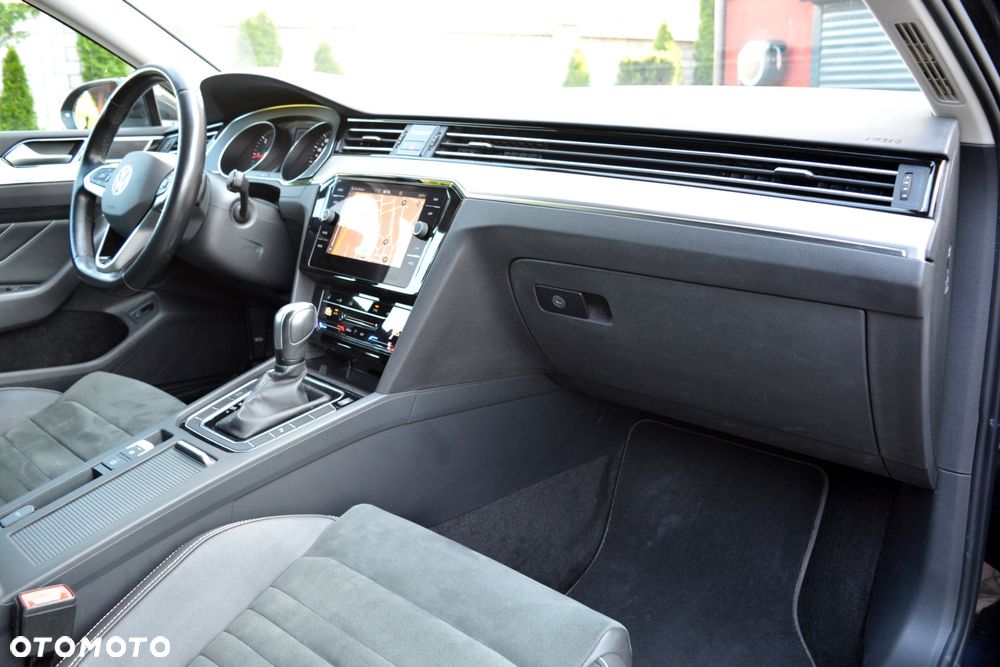Volkswagen Passat 2.0 TDI SCR DSG Elegance - 14