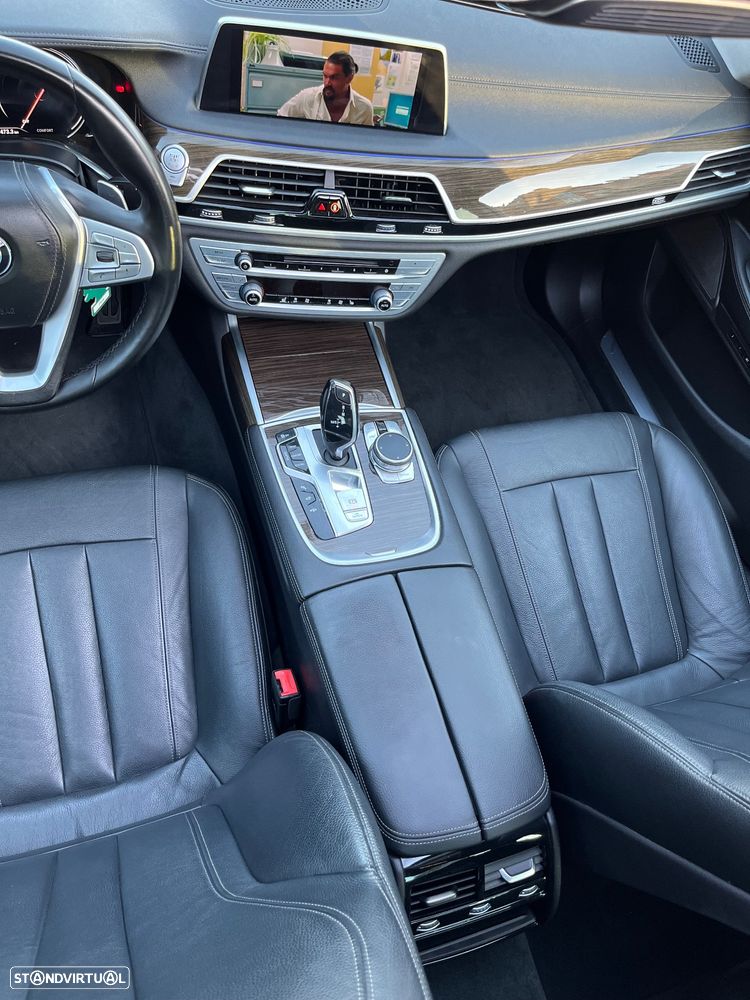 BMW 730 d Pack M - 23