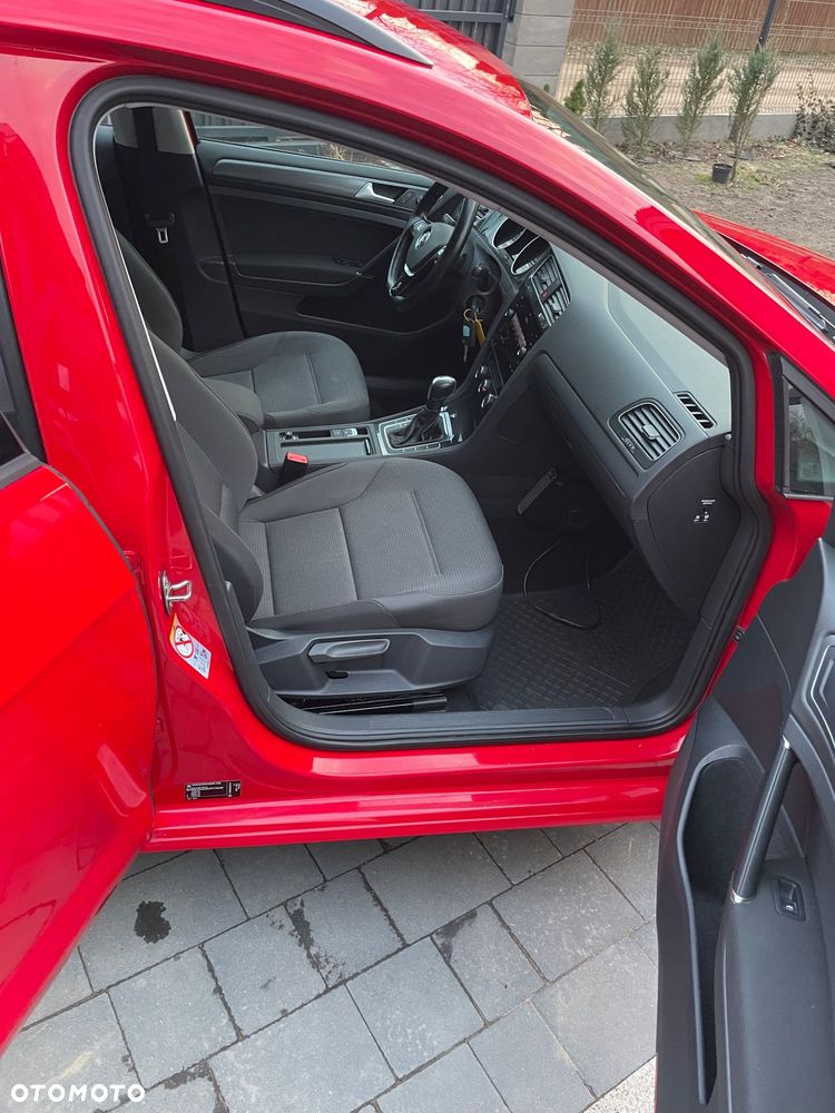 Volkswagen Golf 1.5 TSI BlueMotion ACT DSG Comfortline - 4