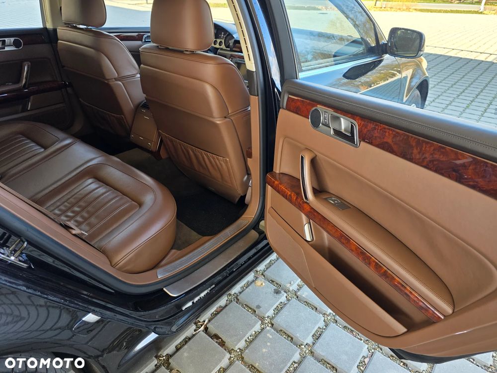 Volkswagen Phaeton - 28