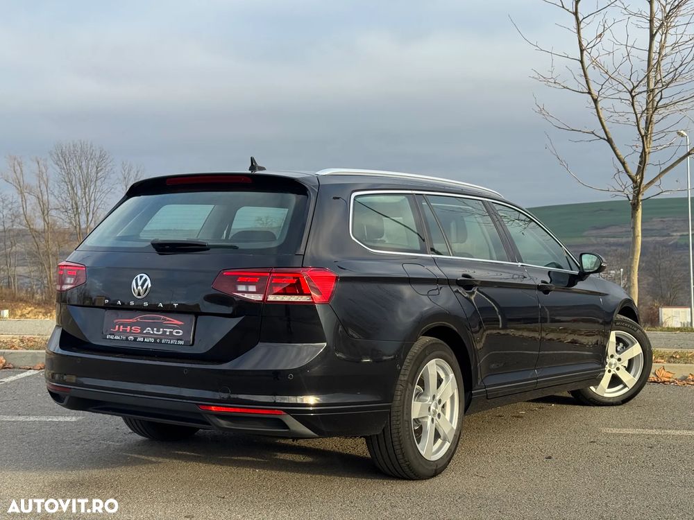 Volkswagen Passat Variant 2.0 TDI SCR DSG Elegance - 4