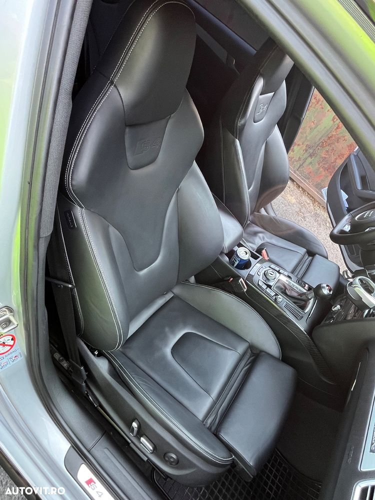 Audi A4 Avant 2.0 TDI DPF multitronic S line Sportpaket - 30