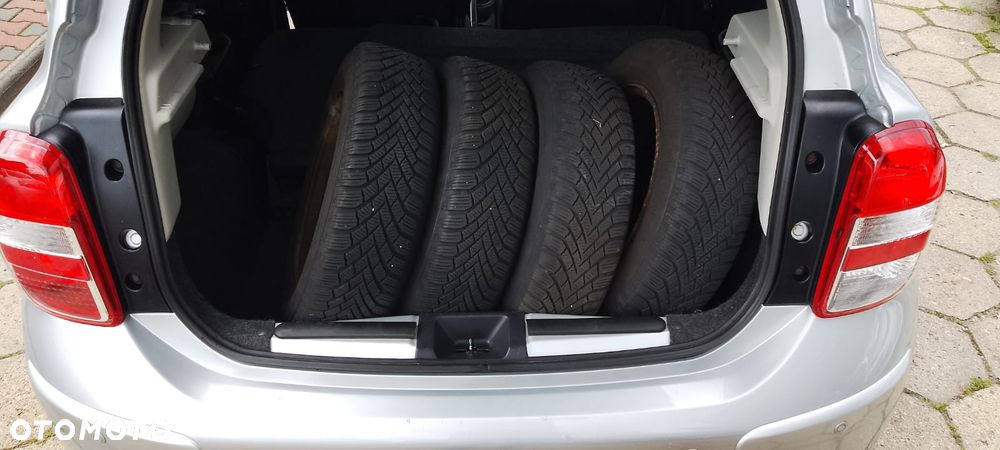 Nissan Micra 1.2 Bild der Frau - 16