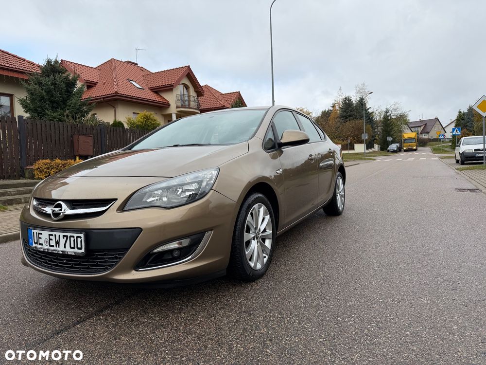 Opel Astra 1.4 Turbo Edition - 9