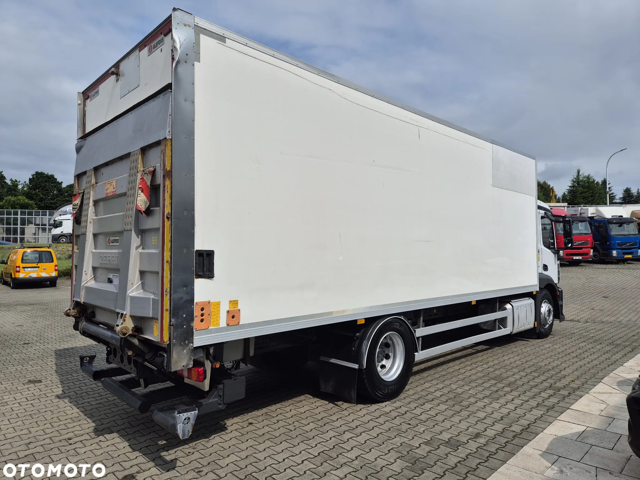 Mercedes-Benz Antos 1830 L / KONTENER / BEZWYPADKOWY / 1WŁ. / SERWISOWANY / WINDA 2000KG / EURO 6 / 18 EP - 7