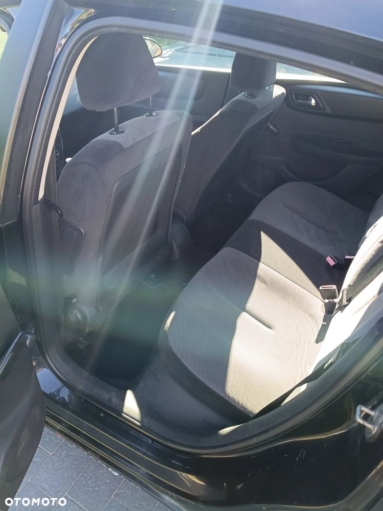 Citroën C4 1.6 16V Confort - 28