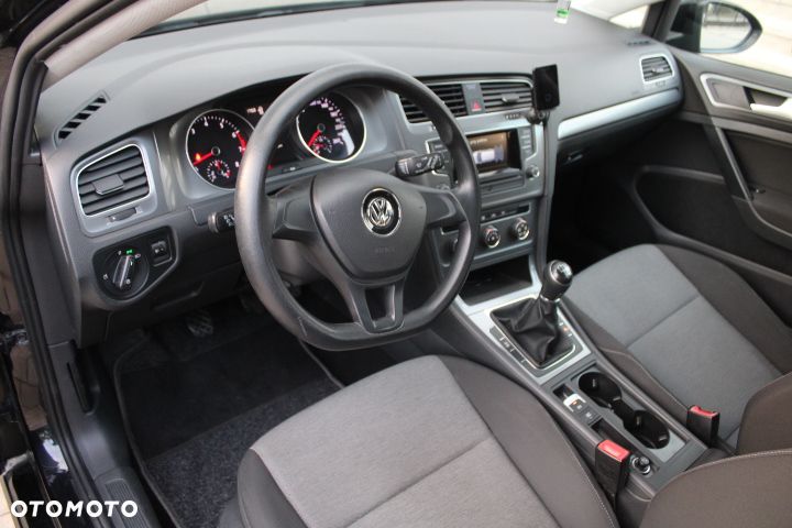 Volkswagen Golf - 38