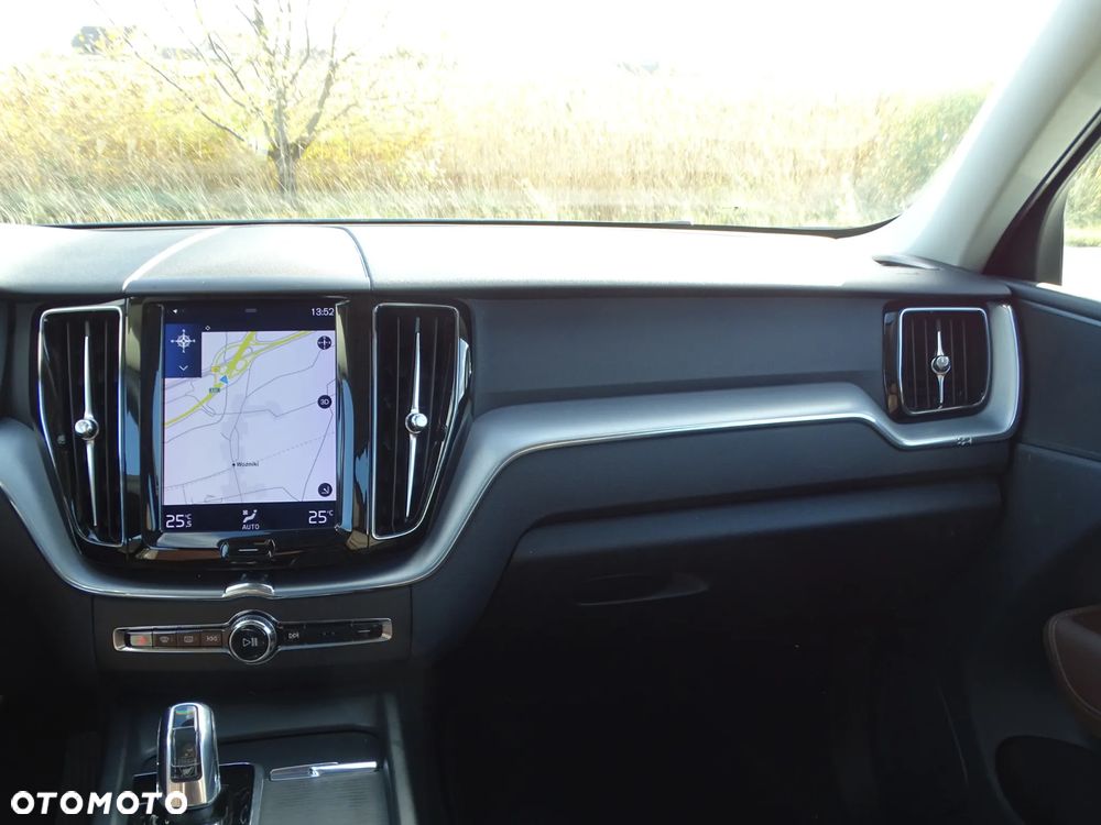 Volvo XC 60 T8 AWD Recharge Geartronic Inscription - 21