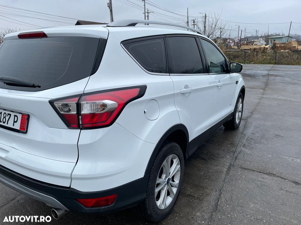 Ford Kuga - 10