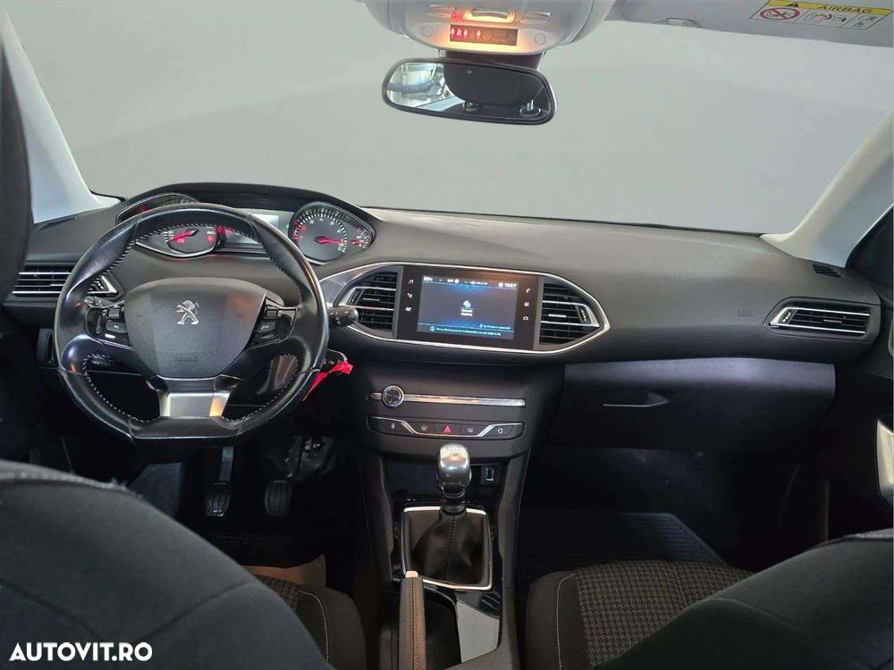 Peugeot 308 1.2 L PureTech Turbo S&S Active - 16