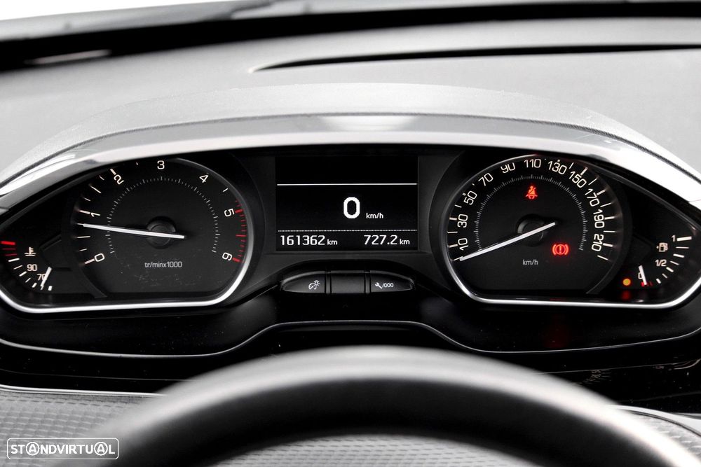 Peugeot 2008 1.6 BlueHDi Style - 27