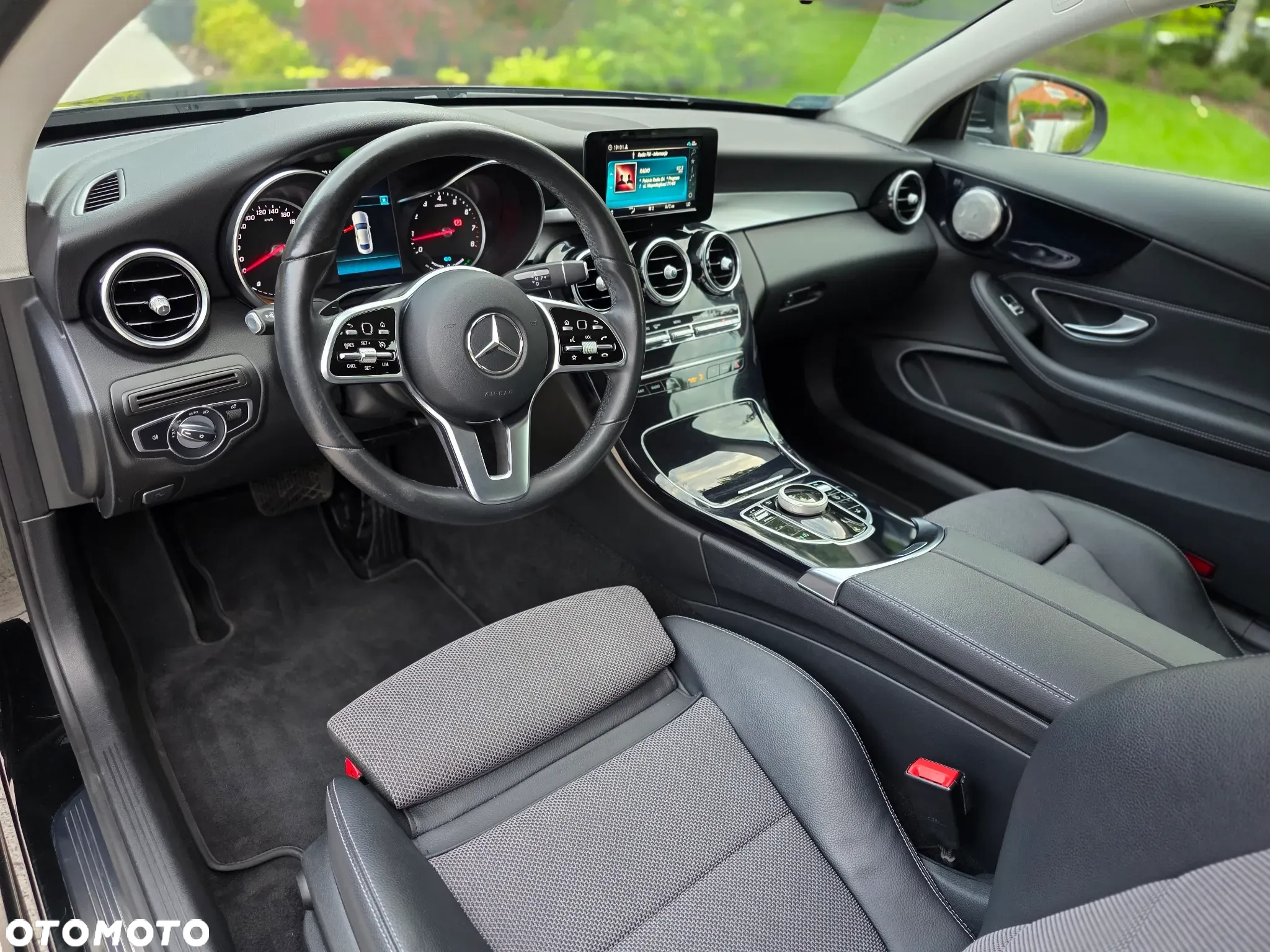 Mercedes-Benz Klasa C 300 4MATIC 9G-TRONIC - 33