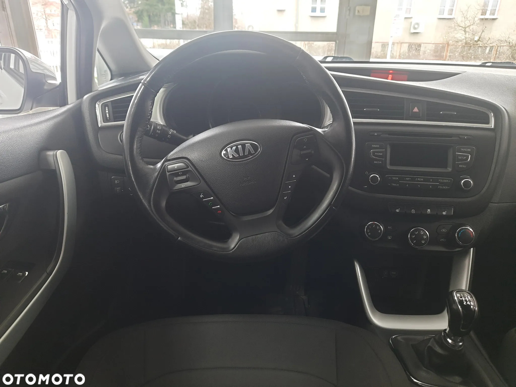 Kia Ceed - 11