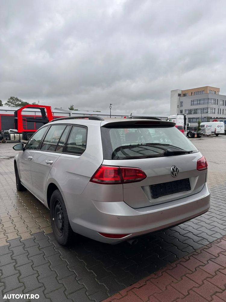Volkswagen Golf 1.6 TDI BlueMotion Technology DSG Comfortline - 10