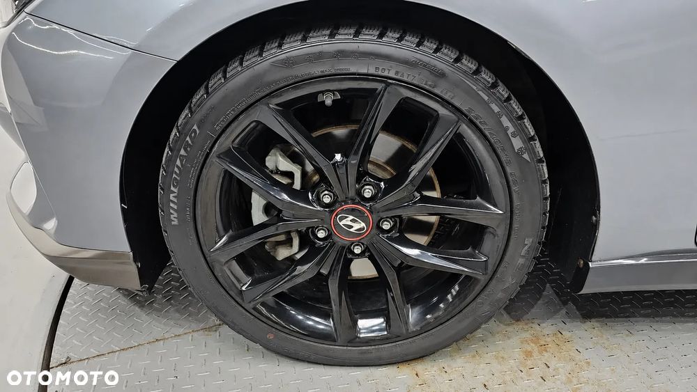 Hyundai Veloster - 6