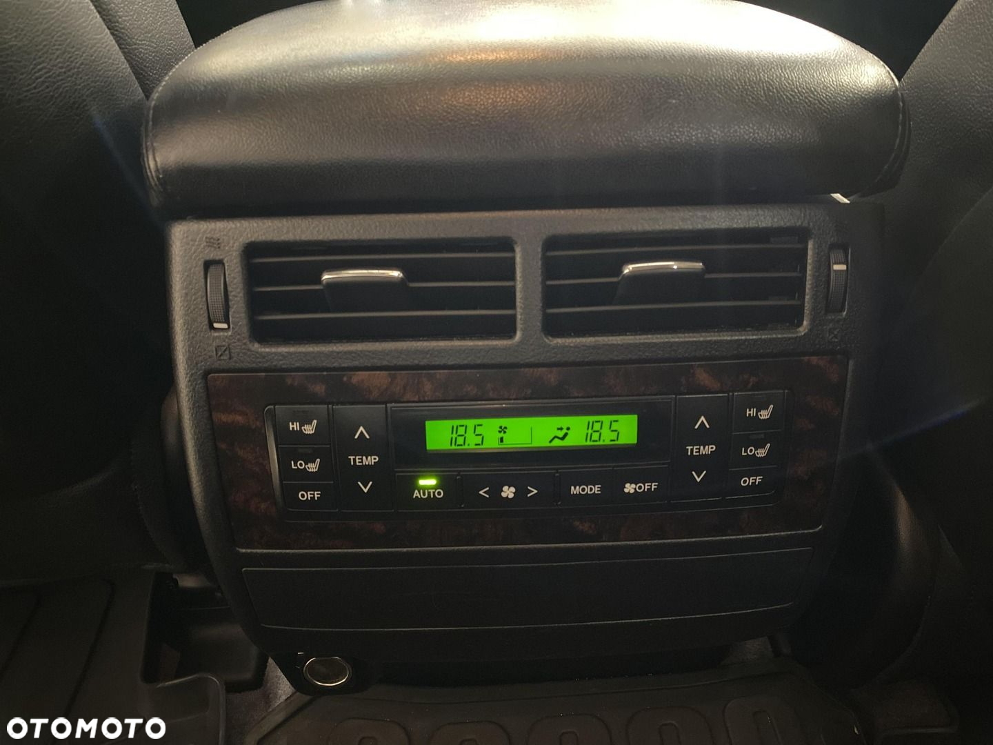 Toyota Land Cruiser - 19