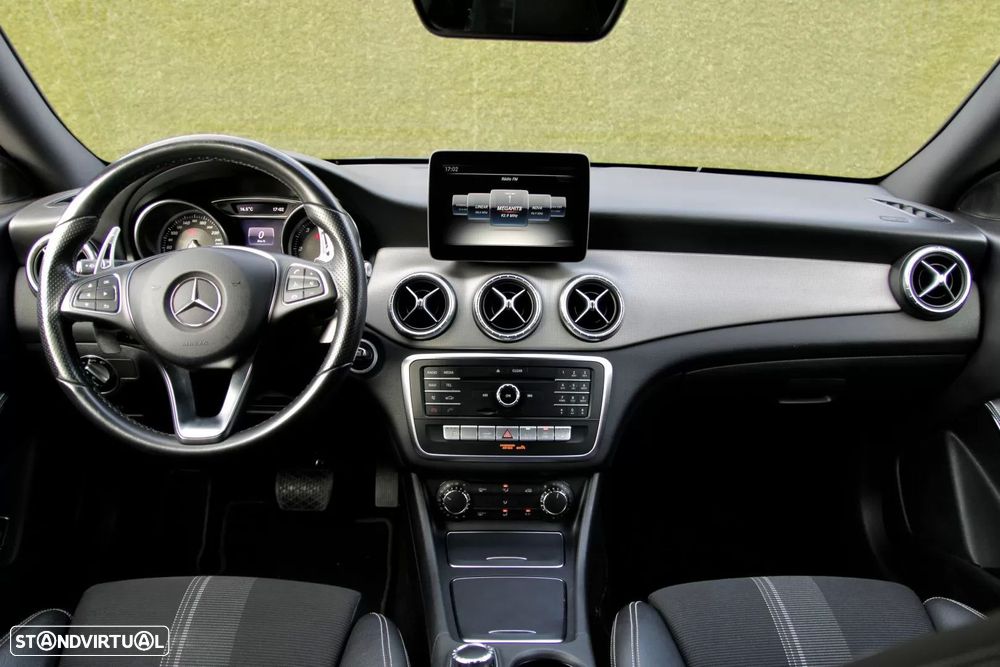Mercedes-Benz CLA 200 d Shooting Brake AMG Line Aut. - 33