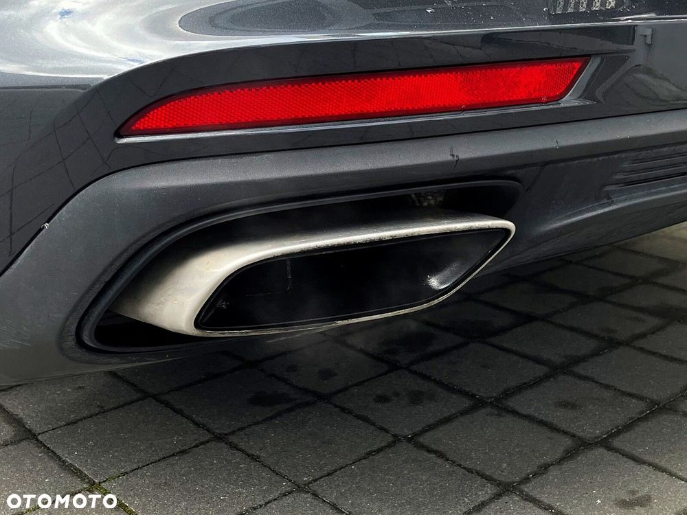 Porsche Panamera 4 E-Hybrid - 37