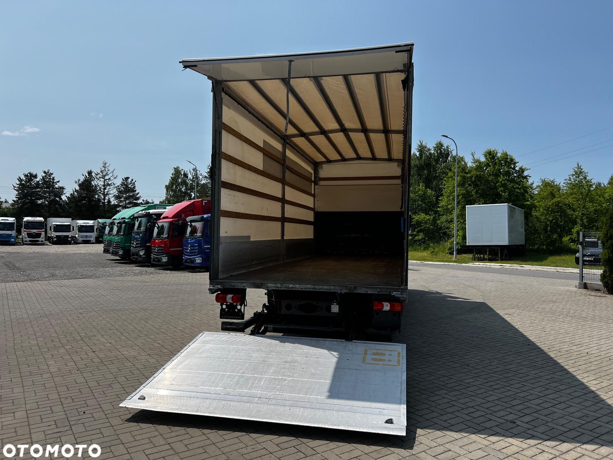 Mercedes-Benz ATEGO - 19