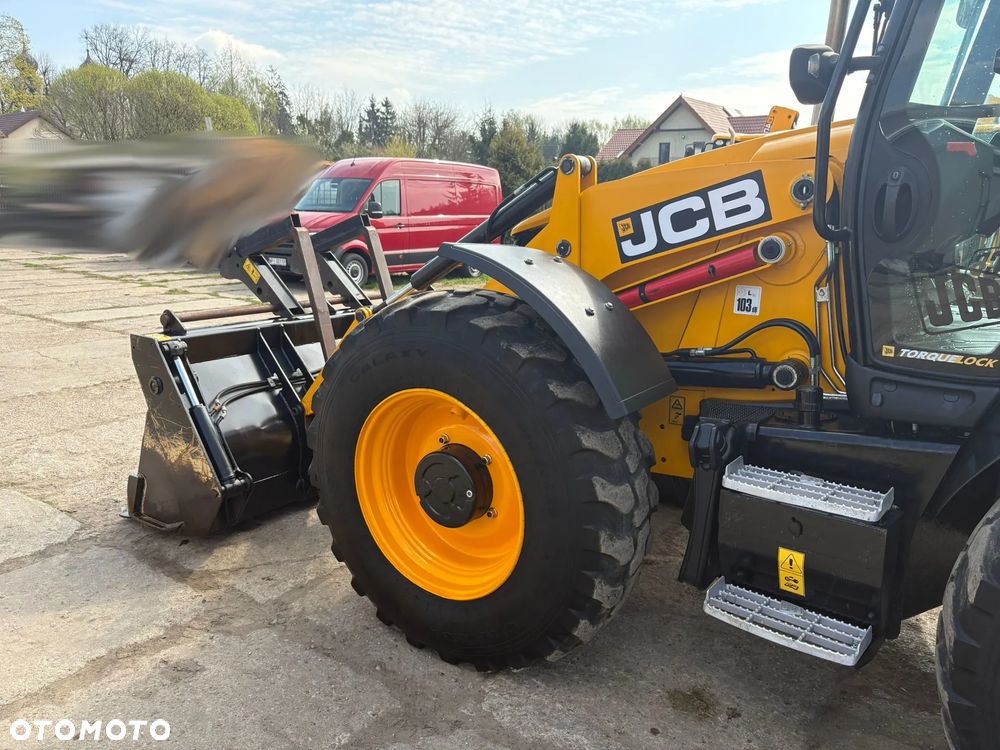 JCB 4CX - 12