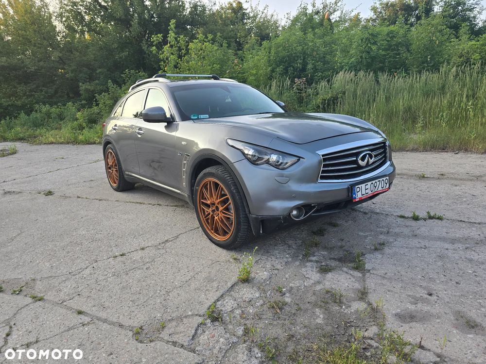 Infiniti QX70 - 8