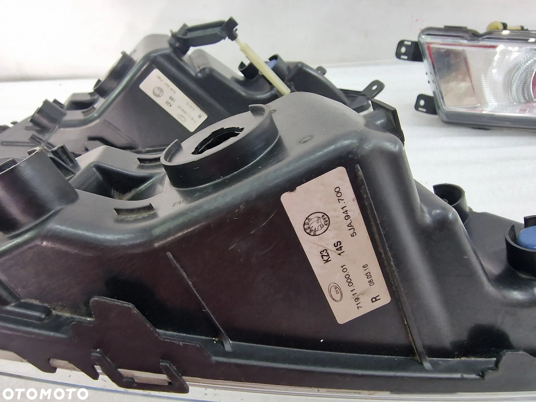 SKODA RAPID 5JA 12- LEWY / PRAWY HALOGEN , NR 5JA941700 / 5JA941699 , NR AUKCJI H238 - 12