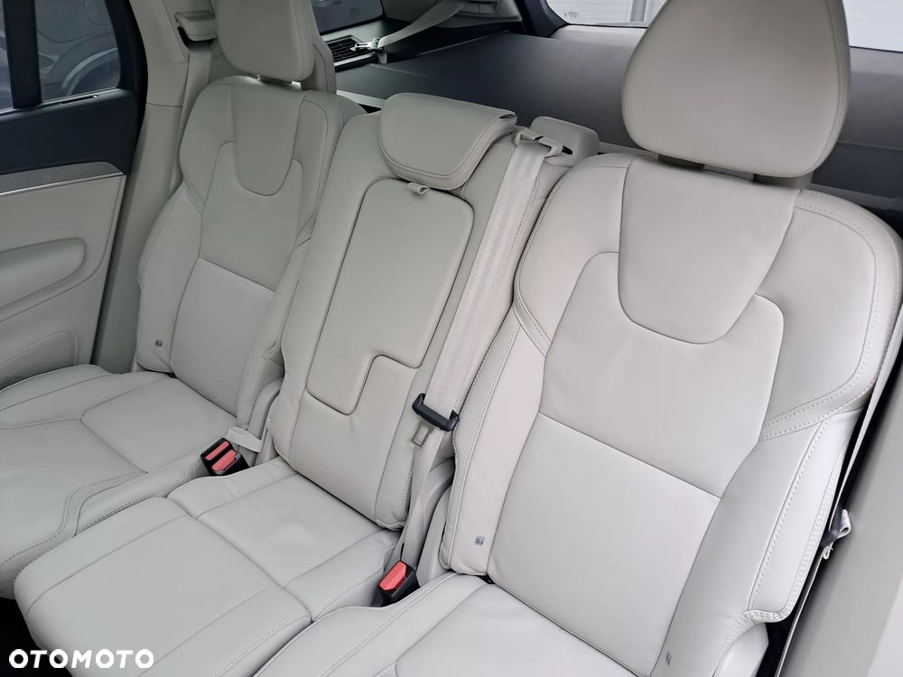 Volvo XC 90 T8 AWD Plug-In Hybrid Ultra Dark 7os - 14