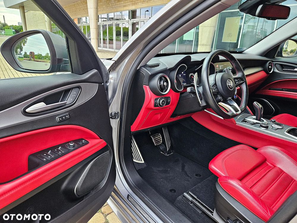 Alfa Romeo Stelvio 2.0 Turbo Veloce Q4 - 13