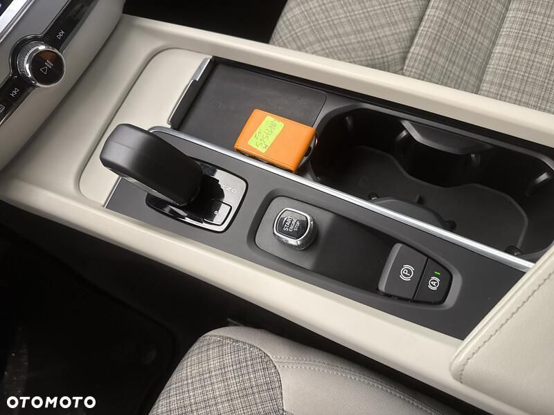 Volvo V60 B3 B Essential - 16