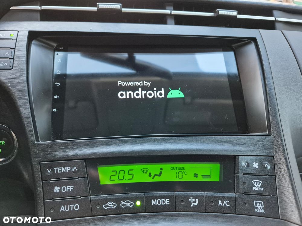 Toyota Prius (Hybrid) Executive - 20