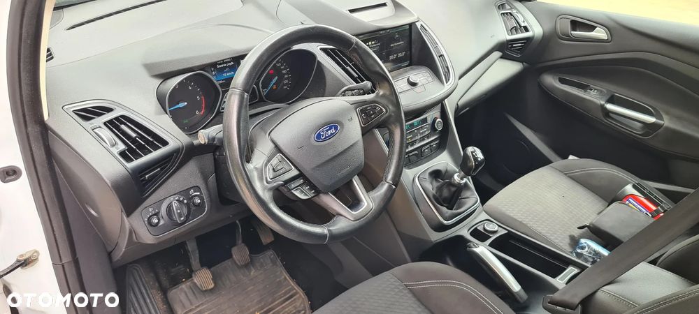 Ford Grand C-MAX - 21