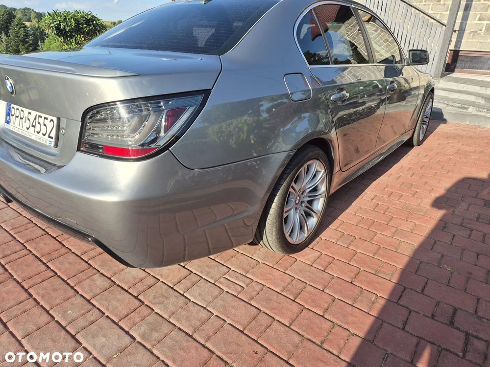BMW Seria 5 540i - 4