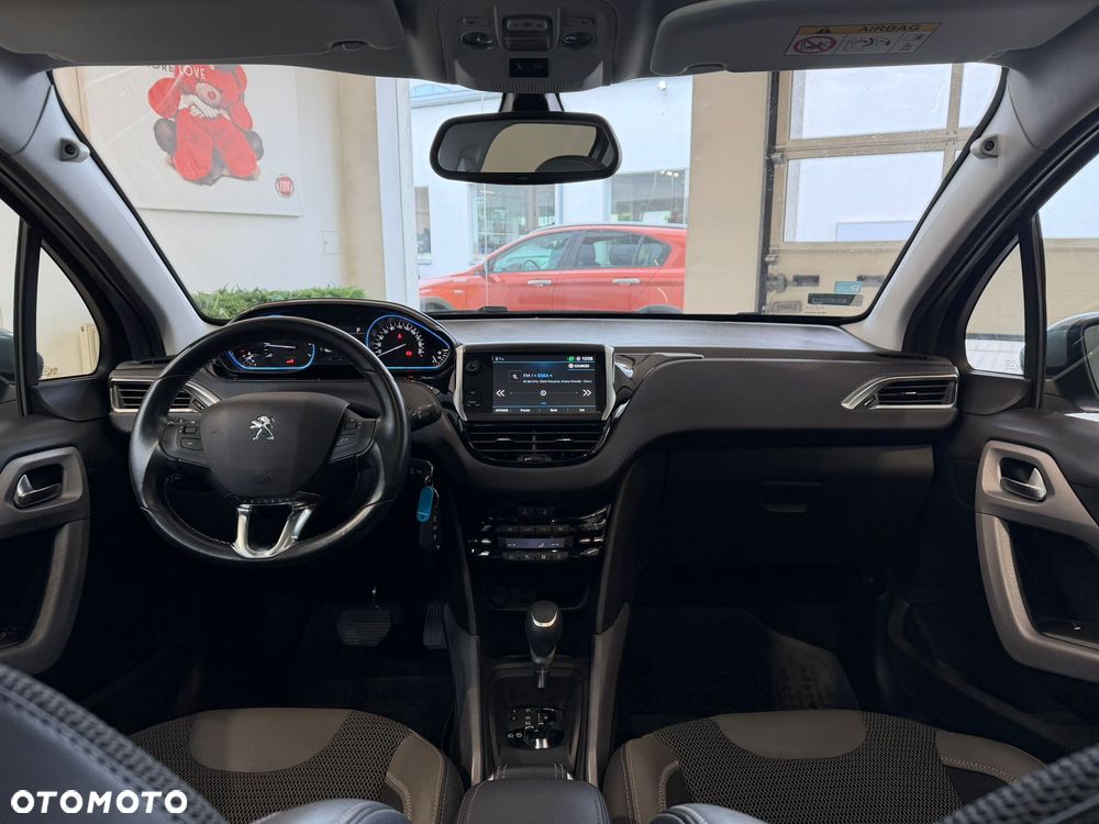 Peugeot 2008 1.2 Pure Tech GPF Allure S&S EAT6 - 13