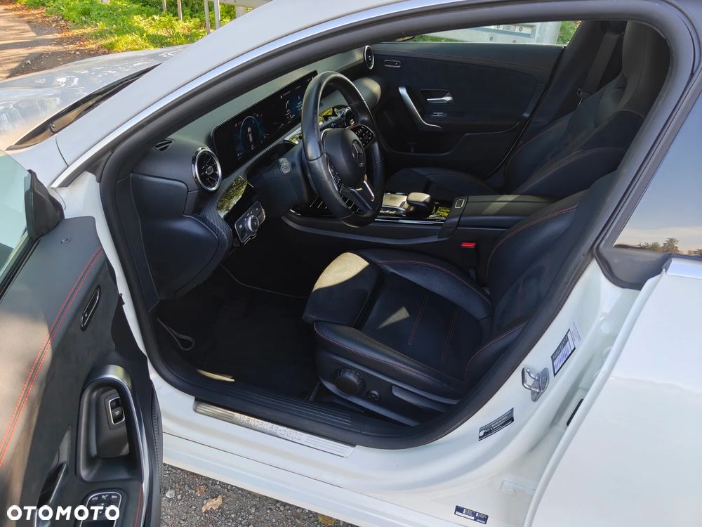 Mercedes-Benz CLA 200 d 8G-DCT Progressive - 11