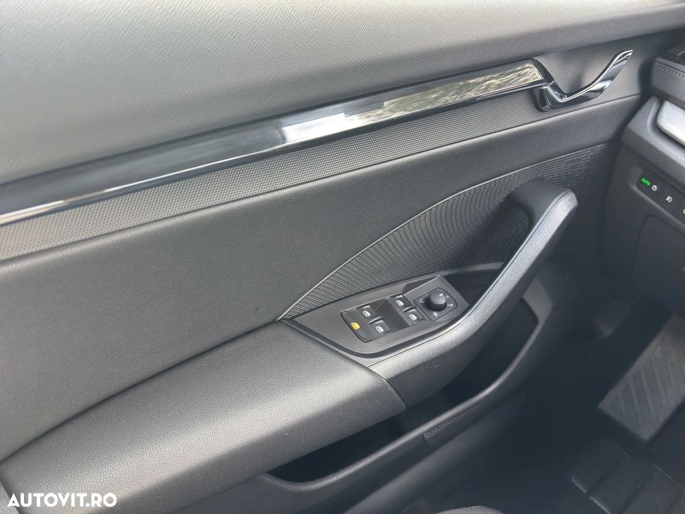 Skoda Octavia Combi 2.0 TDI DSG Sportline - 15