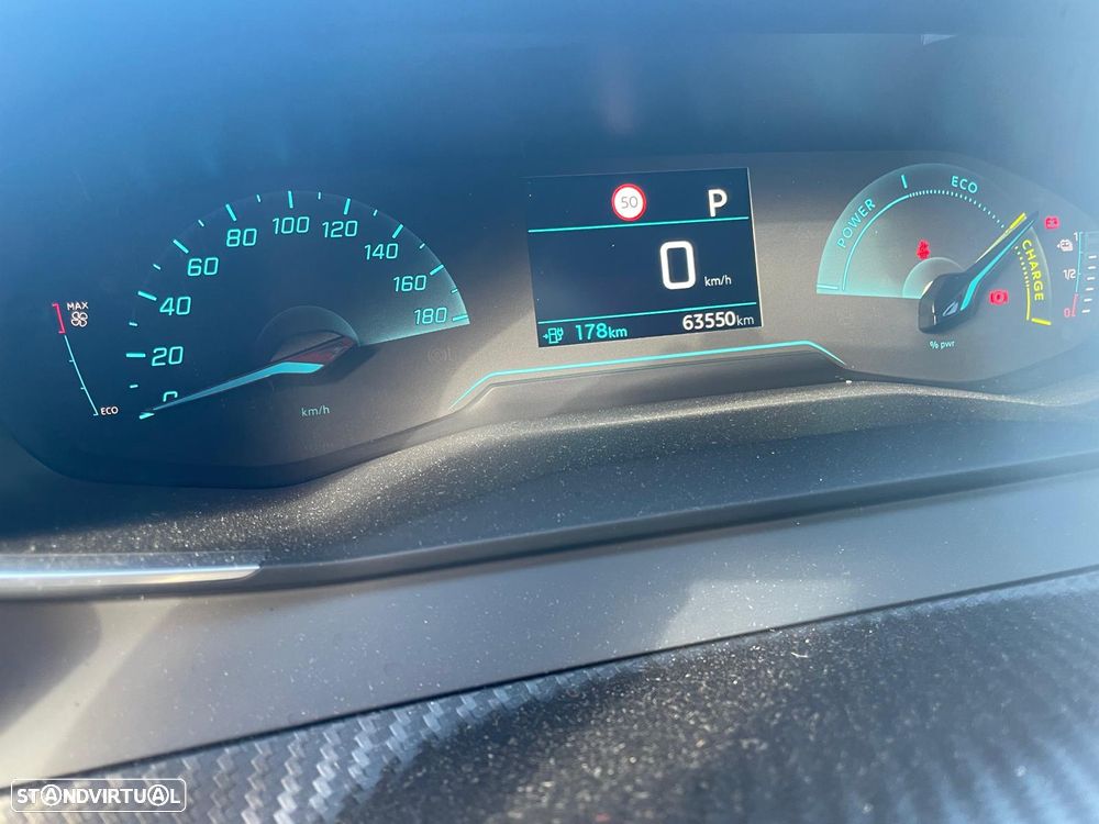 Peugeot e-2008 Allure - 5