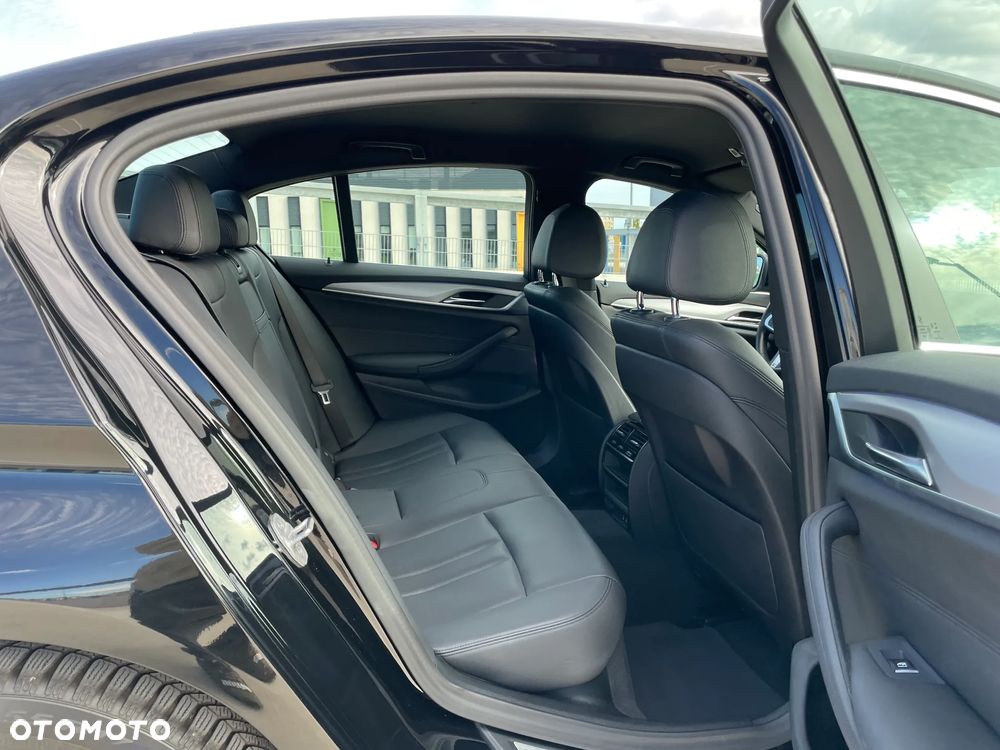 BMW Seria 5 530e Luxury Line sport - 25