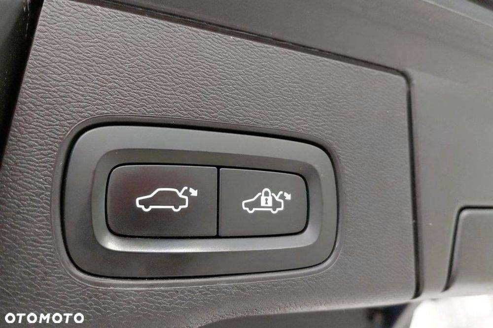 Volvo XC 60 T6 AWD Recharge Geartronic RDesign - 25