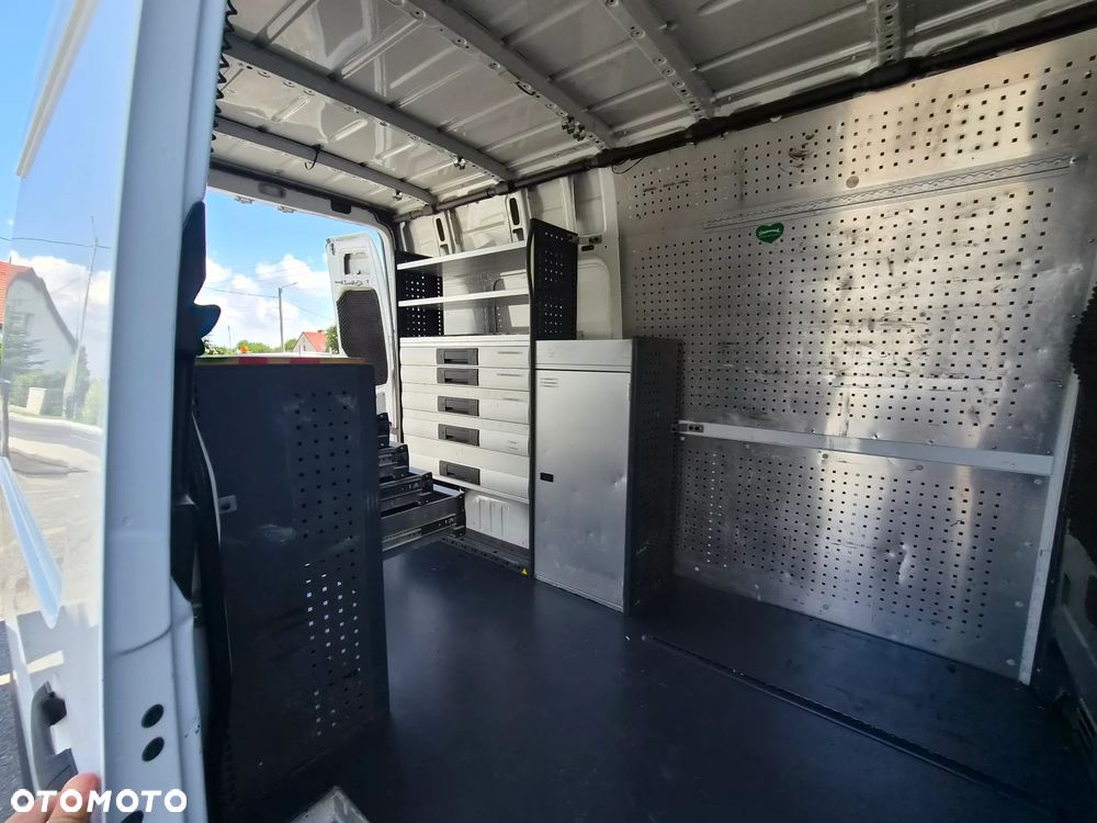 Volkswagen Crafter furgon z zabudową warsztatową - 11