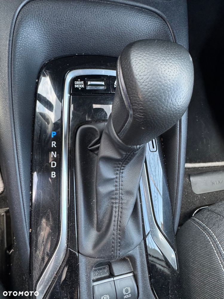 Toyota Corolla 1.8 Hybrid Comfort - 17