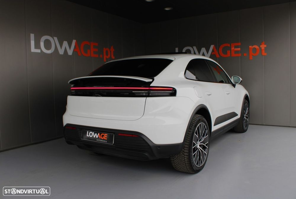 Porsche Macan Electric 4 - 37