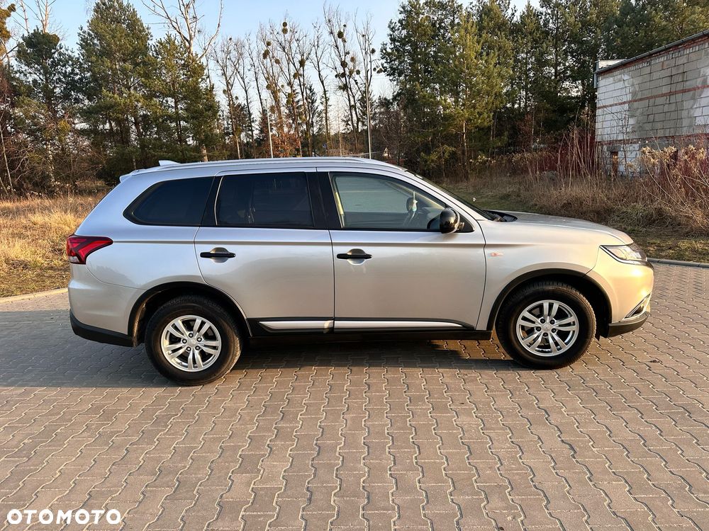 Mitsubishi Outlander - 11