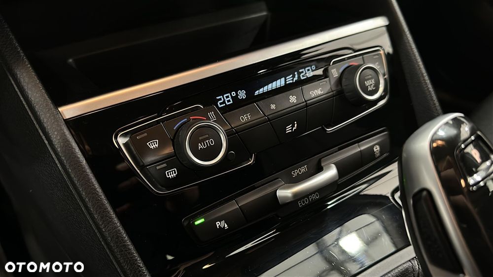 BMW Seria 2 218d - 21