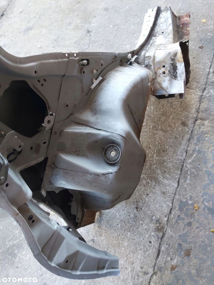 Toyota Yaris II błotnik lewy tył ćwiartka lewa tylna 5D - 5