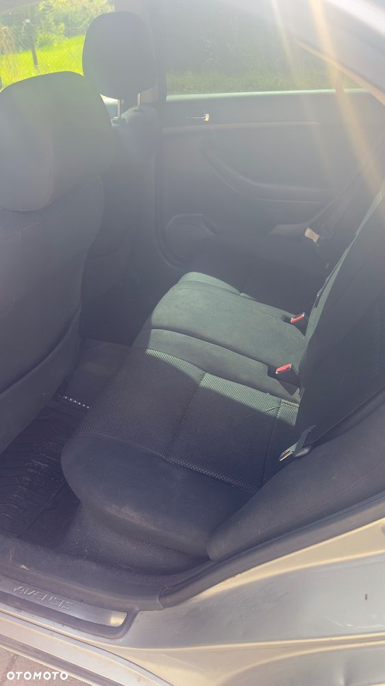 Toyota Avensis 1.8 VVT-i Sol - 11
