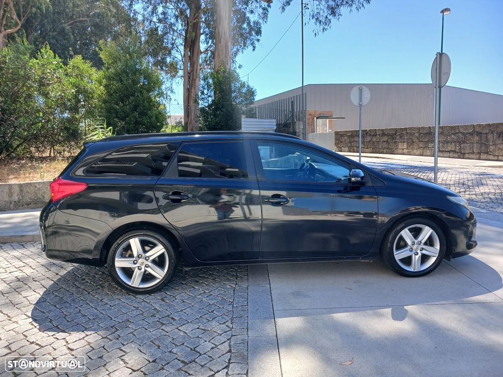 Toyota Auris Touring Sports 1.4 D-4D Com+P.Sport — fotografia 5